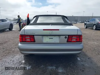 2000 Mercedes-Benz SL with VIN WDBFA68F0YF188738, listed as a IAAI auction lot 41652926 with 61,075 mi miles. Bid and sale history available at carsss.com. Image 17.
