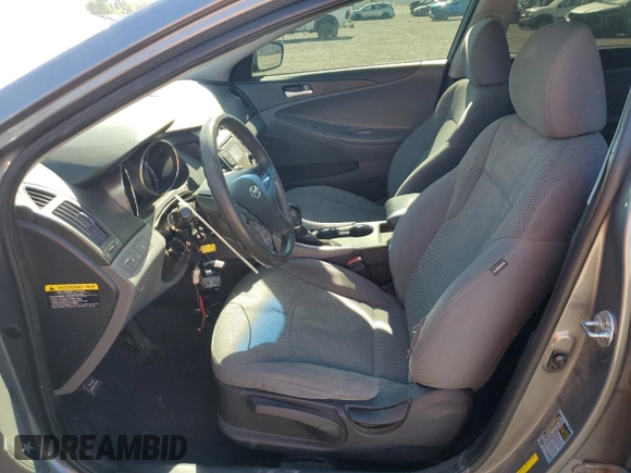 2013 Hyundai Sonata GLS z VIN 5NPEB4AC4DH585156, wystawiony jako Copart lot #58865225 z przebiegiem 142 382 mil mil oraz Szkoda całkowita • Salvage title. Historia ofert i sprzedaży dostępna na DreamBid. Obrazek 7.