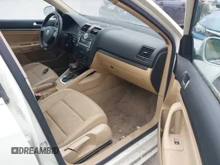 2008 Volkswagen Jetta SE with VIN 3VWRZ81K08M093880, listed as a IAAI auction lot 42273895 with 266,962 mi miles and . Bid and sale history available at DreamBid. Image 5.