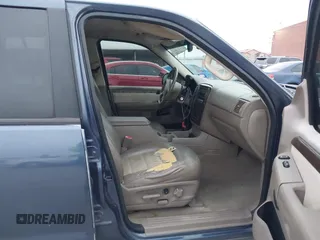 2002 Ford Explorer Eddie Bauer с VIN 1FMZU64E12ZB38127, выставлен на аукционе IAAI как лот 42103590 с пробегом 214 100 миль миль и . История ставок и продаж доступна на DreamBid. Изображение 5.