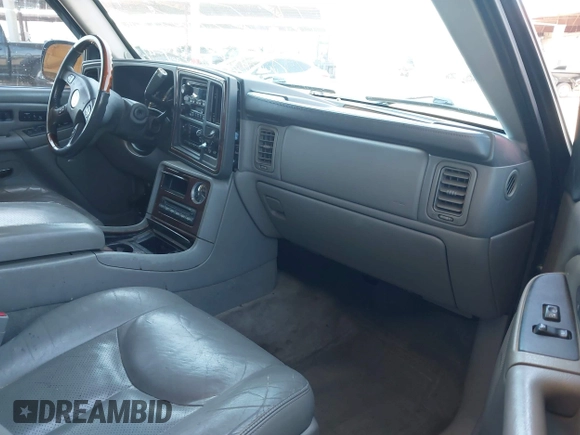 2005 Cadillac Escalade with VIN 1GYEK63N75R166555, listed as a IAAI auction lot 42545149 with Not provided miles and . Bid and sale history available at DreamBid. Image 5.