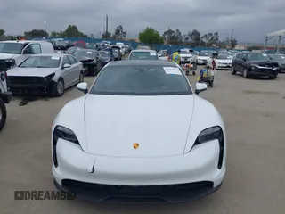 2024 Porsche Taycan z VIN WP0AA2Y13RSA10794, wystawiony jako IAAI lot #42182816 z przebiegiem 5 880 mil mil oraz . Historia ofert i sprzedaży dostępna na DreamBid. Obrazek 12.