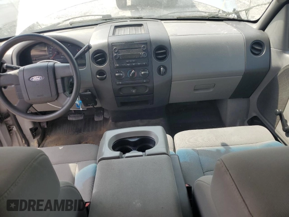 2004 Ford F-150 STX z VIN 1FTRX12WX4NA93239, wystawiony jako Copart lot #60365685 z przebiegiem 248 470 mil mil oraz Czysty tytuł • Clean title. Historia ofert i sprzedaży dostępna na DreamBid. Obrazek 8.