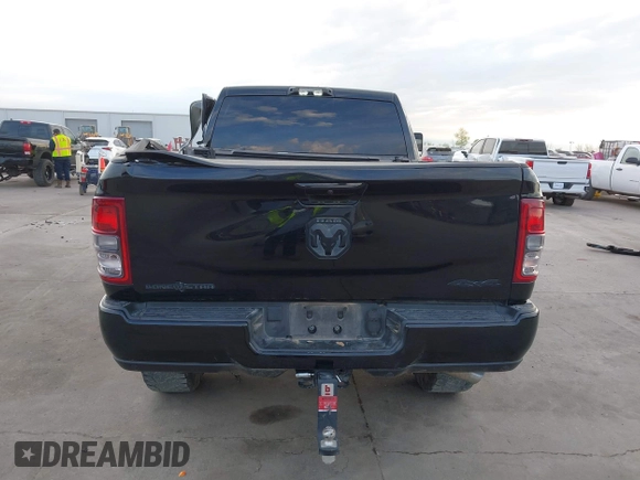 2022 Ram 2500 Big Horn z VIN 3C6UR5DL8NG125542, wystawiony jako IAAI lot #41881676 z przebiegiem 55 332 mil mil oraz . Historia ofert i sprzedaży dostępna na DreamBid. Obrazek 17.