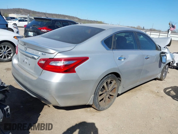 2016 Nissan Altima SR with VIN 1N4AL3AP4GC171826, listed as a IAAI auction lot 41841720 with Not Provided miles and . Bid and sale history available at carsss.com. Image 4.