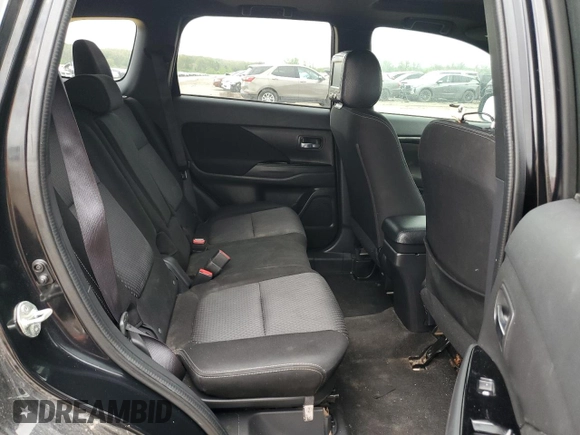 2018 Mitsubishi Outlander ES z VIN JA4AZ3A31JZ051535, wystawiony jako Copart lot #54775705 z przebiegiem 123 776 mil mil oraz Szkoda całkowita • Salvage title. Historia ofert i sprzedaży dostępna na DreamBid. Obrazek 11.