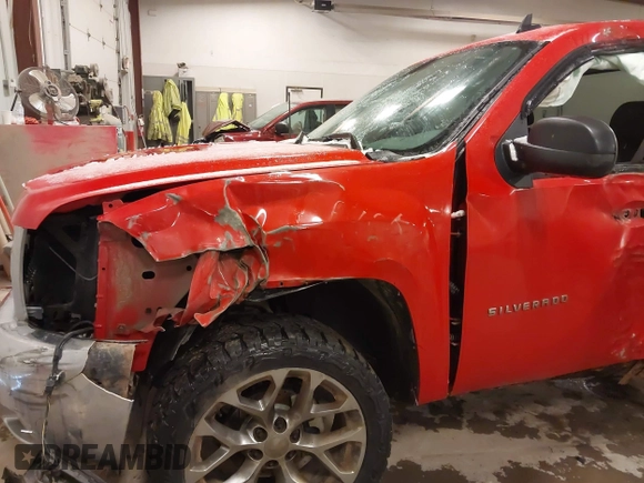 2012 Chevrolet Silverado 1500 LT with VIN 1GCNKSE05CZ191841, listed as a IAAI auction lot 41503972 with Not Provided miles. Bid and sale history available at carsss.com. Image 6.