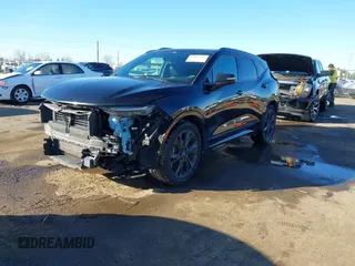 2020 Chevrolet Blazer RS z VIN 3GNKBKRS6LS686438, wystawiony jako IAAI lot #41640783 z przebiegiem 78 245 mil mil oraz . Historia ofert i sprzedaży dostępna na DreamBid. Obrazek 2.