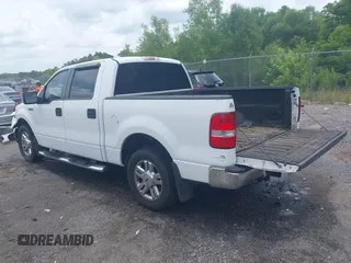 2007 Ford F-150 XLT z VIN 1FTRW12W67FB50327, wystawiony jako IAAI lot #42400863 z przebiegiem 231 181 mil mil oraz . Historia ofert i sprzedaży dostępna na DreamBid. Obrazek 3.
