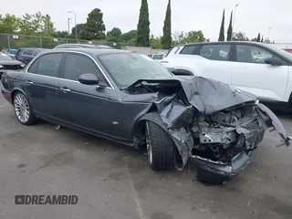 2007 Jaguar XJ z VIN SAJWA73C47TH16001, wystawiony jako IAAI lot #42410476 z przebiegiem 86 204 mil mil oraz . Historia ofert i sprzedaży dostępna na DreamBid. Obrazek 1.