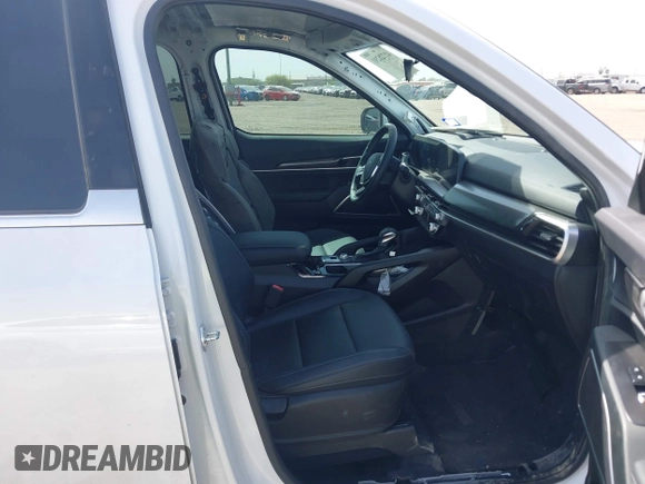 2025 Kia Telluride LX z VIN 5XYP24GC9SG567434, wystawiony jako IAAI lot #41728291 z przebiegiem 1 548 mil mil oraz . Historia ofert i sprzedaży dostępna na DreamBid. Obrazek 5.