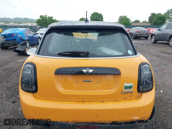 2015 MINI Hardtop 4 Door z VIN WMWXS5C54FT833253, wystawiony jako IAAI lot #42247647 z przebiegiem Nie podano mil oraz . Historia ofert i sprzedaży dostępna na DreamBid. Obrazek 15.