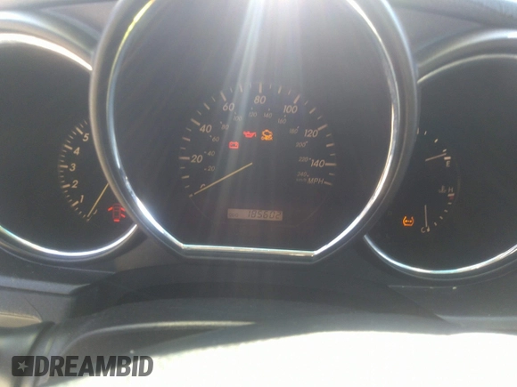 2004 Lexus RX 330 z VIN JTJHA31U940007065, wystawiony jako IAAI lot #41585906 z przebiegiem 185 602 mil mil oraz . Historia ofert i sprzedaży dostępna na DreamBid. Obrazek 7.