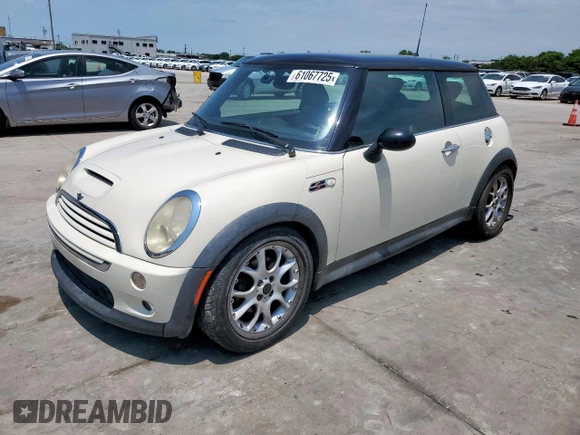 2005 MINI Hardtop S z VIN WMWRE33515TG96892, wystawiony jako Copart lot #61067725 z przebiegiem 130 542 mil mil oraz Czysty tytuł • Clean title. Historia ofert i sprzedaży dostępna na DreamBid. Obrazek 1.