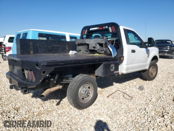 2018 Ford Super Duty F-250 SRW XL with VIN 1FDBF2B60JEC06830, listed as a Copart auction lot 84163034 with 123,540 mi miles and Salvage Title. Bid and sale history available at carsss.com. Image 3.