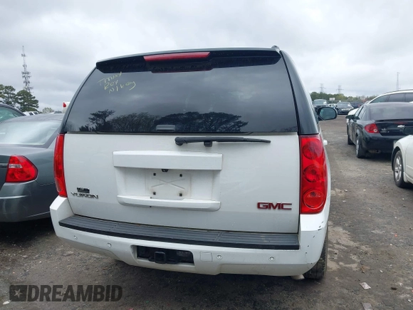2013 GMC Yukon SLT with VIN 1GKS1CE00DR225296, listed as a IAAI auction lot 41854049 with 241,437 mi miles. Bid and sale history available at carsss.com. Image 16.