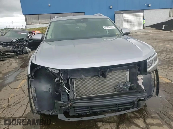 2022 Volkswagen Atlas SEL with VIN 1V2BR2CA8NC534303, listed as a Copart auction lot 57962305 with 40,401 mi miles and Salvage title. Bid and sale history available at DreamBid. Image 14.