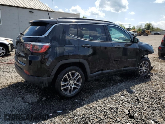 2020 Jeep Compass Latitude z VIN 3C4NJDBB8LT217957, wystawiony jako Copart lot #55413295 z przebiegiem 103 659 mil mil oraz Szkoda całkowita • Salvage title. Historia ofert i sprzedaży dostępna na DreamBid. Obrazek 3.