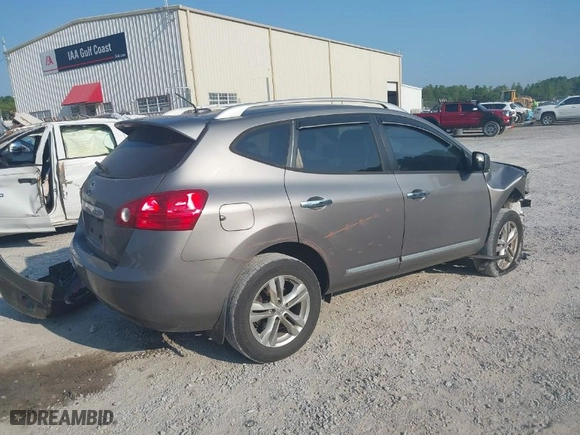 2015 Nissan Rogue Select S with VIN JN8AS5MTXFW667720, listed as a IAAI auction lot 40079417 with 135,882 mi miles. Bid and sale history available at carsss.com. Image 4.