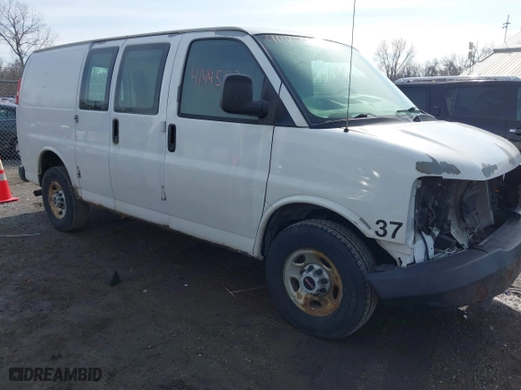 2009 GMC Savana Cargo Van with VIN 1GTGG25CX91115429, listed as a IAAI auction lot 41445132 with 119,195 mi miles. Bid and sale history available at carsss.com. Image 1.