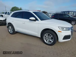 2020 Audi Q5 Premium with VIN WA1ANAFY2L2066089, listed as a IAAI auction lot 41934177 with 52,340 mi miles. Bid and sale history available at carsss.com. Image 1.