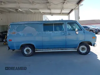 1989 Chevrolet Chevy Van z VIN 1GCEG25K3K7104404, wystawiony jako IAAI lot #42266335 z przebiegiem 96 272 mil mil oraz . Historia ofert i sprzedaży dostępna na DreamBid. Obrazek 12.