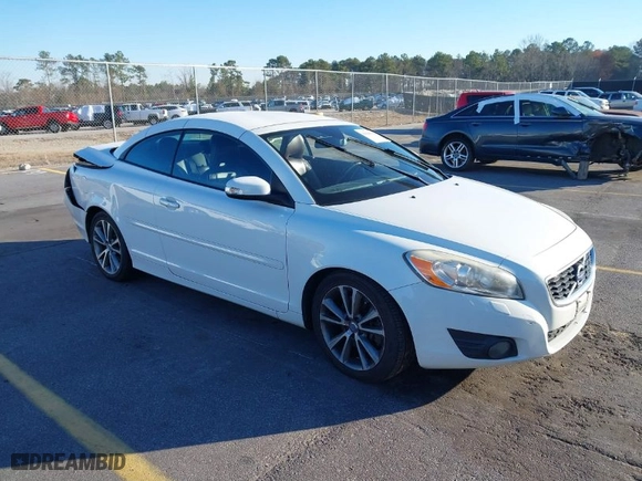 2013 Volvo C70 T5 with VIN YV1672MC6DJ142708, listed as a IAAI auction lot 41696046 with NaN miles. Bid and sale history available at carsss.com. Image 1.