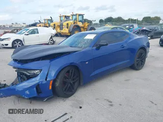 2020 Chevrolet Camaro 1LS z VIN 1G1FA1RX0L0105759, wystawiony jako IAAI lot #39965924 z przebiegiem 19 182 mil mil oraz . Historia ofert i sprzedaży dostępna na DreamBid. Obrazek 17.