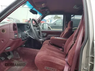 1998 GMC Suburban with VIN 3GKFK16R1WG510835, listed as a Copart auction lot 84566304 with 235,049 mi miles and Salvage Title. Bid and sale history available at carsss.com. Image 7.