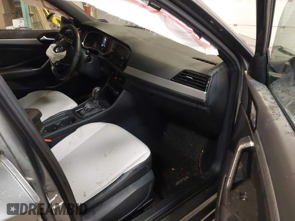 2021 Volkswagen Jetta S z VIN 3VWC57BU8MM102850, wystawiony jako IAAI lot #41856714 z przebiegiem 40 754 mil mil oraz . Historia ofert i sprzedaży dostępna na DreamBid. Obrazek 5.