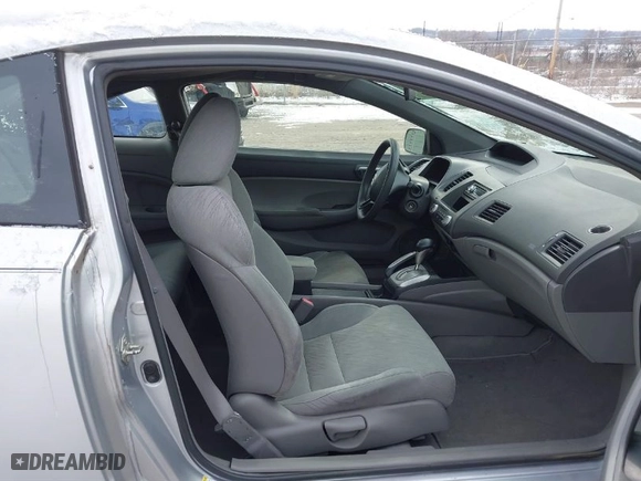 2007 Honda Civic Cpe LX with VIN 2HGFG12627H505932, listed as a IAAI auction lot 41609140 with 188,438 mi miles. Bid and sale history available at carsss.com. Image 5.