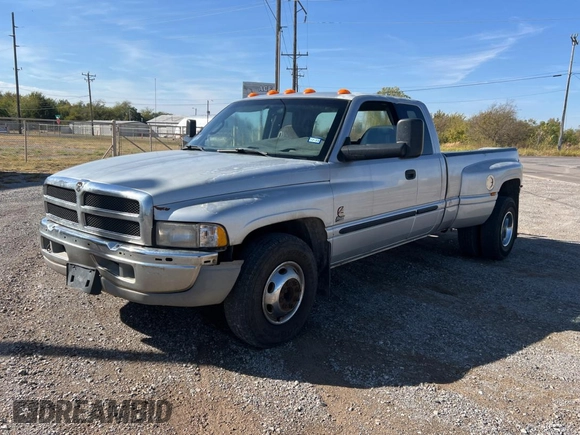 2001 Dodge 3500 with VIN 1B7MC33601J523525, listed as a Copart auction lot 79228984 with 252,894 mi miles and Clean title. Bid and sale history available at DreamBid. Image 2.