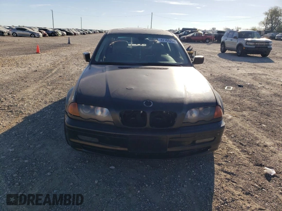 2000 BMW 3 Series 328i with VIN WBAAM5343YJR62431, listed as a Copart auction lot 82165254 with 176,522 mi miles and Salvage Title. Bid and sale history available at carsss.com. Image 5.