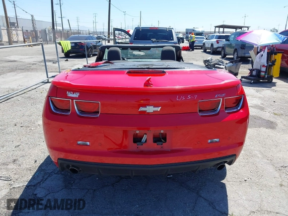 2013 Chevrolet Camaro LT z VIN 2G1FB3D34D9104778, wystawiony jako IAAI lot #42229416 z przebiegiem 99 123 mil mil oraz . Historia ofert i sprzedaży dostępna na DreamBid. Obrazek 17.
