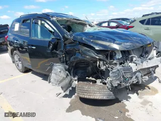 2017 Nissan Pathfinder SV with VIN 5N1DR2MN1HC688055, listed as a IAAI auction lot 40327852 with 118,701 mi miles. Bid and sale history available at carsss.com. Image 1.