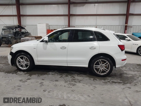 2015 Audi Q5 Premium Plus with VIN WA1DGAFP1FA106932, listed as a IAAI auction lot 41563975 with 108,646 mi miles. Bid and sale history available at carsss.com. Image 14.
