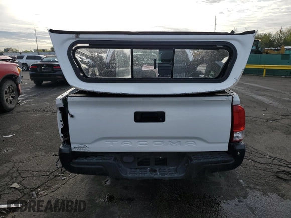 2017 Toyota Tacoma SR z VIN 5TFRX5GN8HX087229, wystawiony jako Copart lot #54735825 z przebiegiem 153 785 mil mil oraz Szkoda całkowita • Salvage title. Historia ofert i sprzedaży dostępna na DreamBid. Obrazek 6.