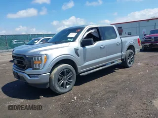 2022 Ford F-150 XL z VIN 1FTEW1EP9NFA65479, wystawiony jako IAAI lot #42165173 z przebiegiem 36 579 mil mil oraz . Historia ofert i sprzedaży dostępna na DreamBid. Obrazek 17.