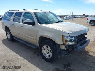2008 Chevrolet Suburban LTZ with VIN 3GNFC16J88G181211, listed as a IAAI auction lot 41650646 with 173,195 mi miles. Bid and sale history available at carsss.com. Image 1.