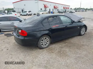2006 BMW 3 Series 325i z VIN WBAVB13576KX67030, wystawiony jako IAAI lot #42386135 z przebiegiem 173 744 mil mil oraz . Historia ofert i sprzedaży dostępna na DreamBid. Obrazek 4.