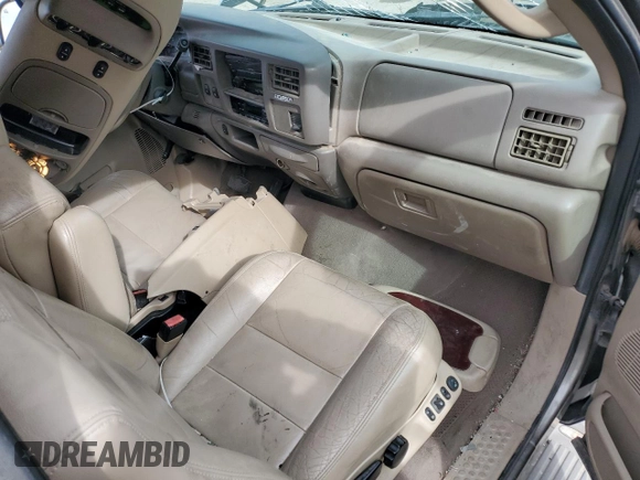 2003 Ford Excursion Limited z VIN 1FMNU42S43EA92152, wystawiony jako Copart lot #50236585 z przebiegiem 83 044 mil mil oraz Szkoda całkowita • Salvage title. Historia ofert i sprzedaży dostępna na DreamBid. Obrazek 8.