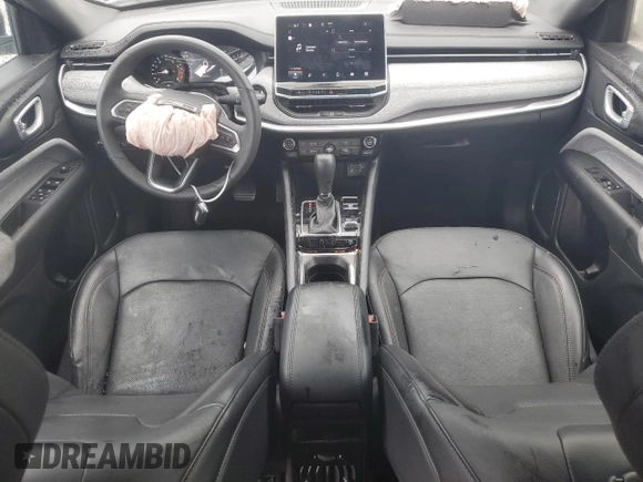 2023 Jeep Compass Latitude Lux с VIN 3C4NJDFN4PT532474, выставлен на аукционе Copart как лот 58129485 с пробегом 19 818 миль миль и Списание • Salvage title. История ставок и продаж доступна на DreamBid. Изображение 8.