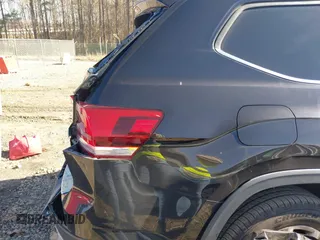 2018 Volkswagen Atlas SE z VIN 1V2LR2CA4JC582833, wystawiony jako IAAI lot #41452891 z przebiegiem 122 396 mil mil oraz . Historia ofert i sprzedaży dostępna na DreamBid. Obrazek 18.