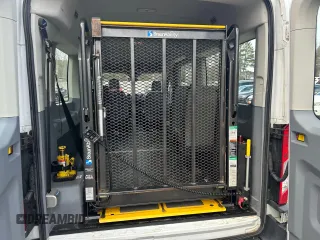 2018 Ford Transit Passenger XL z VIN 1FBZX2CM1JKA87141, wystawiony jako Copart lot #62780235 z przebiegiem 210 850 mil mil oraz Czysty tytuł • Clean title. Historia ofert i sprzedaży dostępna na DreamBid. Obrazek 10.