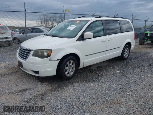 2010 Chrysler Town & Country Touring with VIN 2A4RR5D17AR463316, listed as a IAAI auction lot 42075932 with 260,617 mi miles. Bid and sale history available at carsss.com. Image 17.