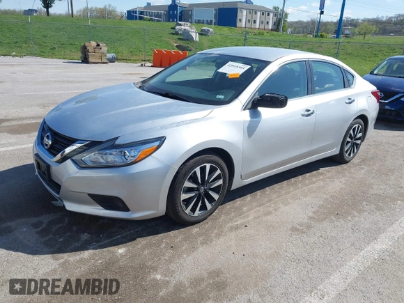 2018 Nissan Altima SR with VIN 1N4AL3APXJC258864, listed as a IAAI auction lot 42018305 with 59,265 mi miles and . Bid and sale history available at carsss.com. Image 2.