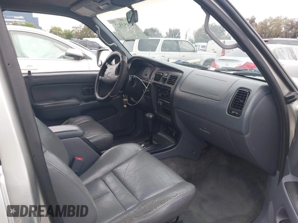 1999 Toyota 4Runner SR5 z VIN JT3GN86RXX0130788, wystawiony jako IAAI lot #42451527 z przebiegiem 225 782 mil mil oraz . Historia ofert i sprzedaży dostępna na DreamBid. Obrazek 5.