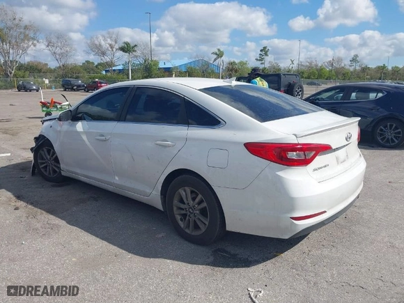 2016 Hyundai Sonata 2.4L SE with VIN 5NPE24AFXGH270571, listed as a IAAI auction lot 41520179 with 186,005 mi miles. Bid and sale history available at carsss.com. Image 3.