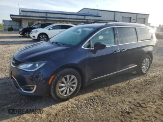 2019 Chrysler Pacifica Touring L с VIN 2C4RC1BG0KR560124, выставлен на аукционе Copart как лот 54227335 с пробегом 127 732 миль миль и Списание • Salvage title. История ставок и продаж доступна на DreamBid. Изображение 1.