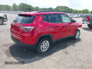 2018 Jeep Compass Sport z VIN 3C4NJCAB6JT487634, wystawiony jako IAAI lot #42405806 z przebiegiem 145 148 mil mil oraz . Historia ofert i sprzedaży dostępna na DreamBid. Obrazek 4.